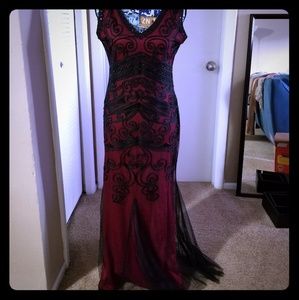 Elegant Burgundy Sequin Evening Dress